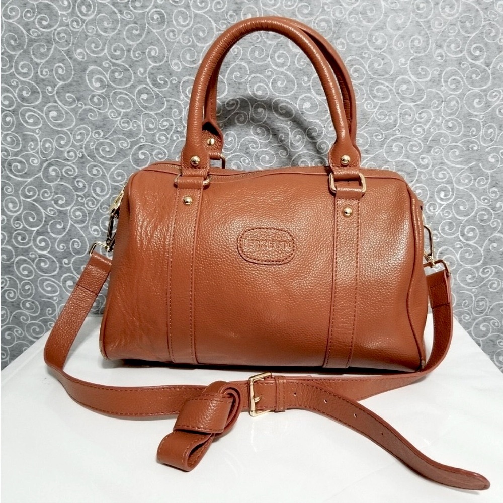 🆕 Terzetto Cognac Loreto Brown
Pebbled Leather Satchel Bag with Gold Hardware
